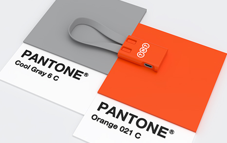usb kablík v pantone barvě
